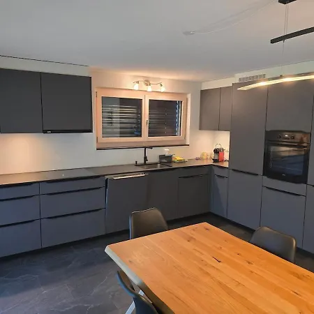 Beautiful 4-room With 8 Sleeping Places Appartamento Lenk